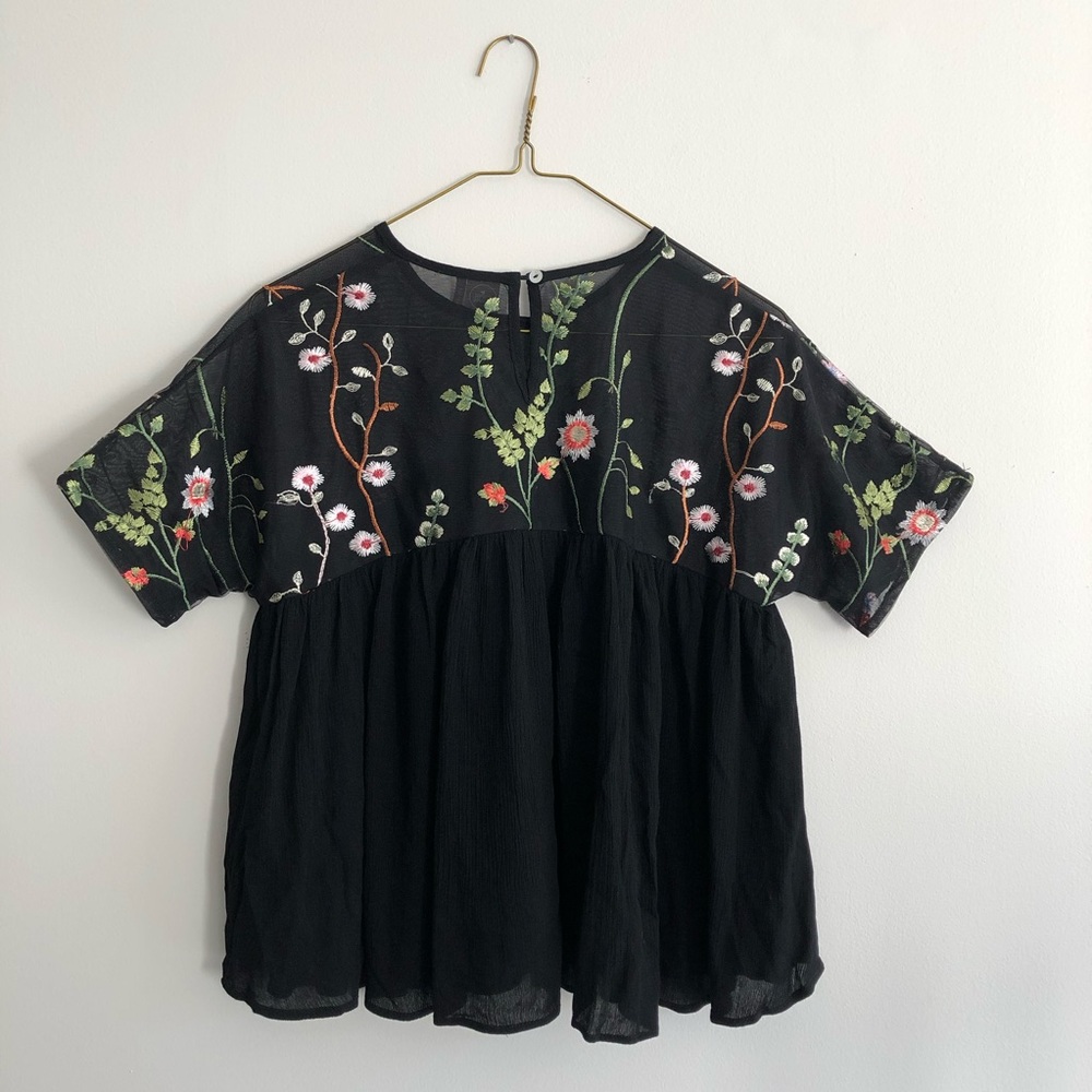 Floral Embroidered Top - Picture 3 of 6